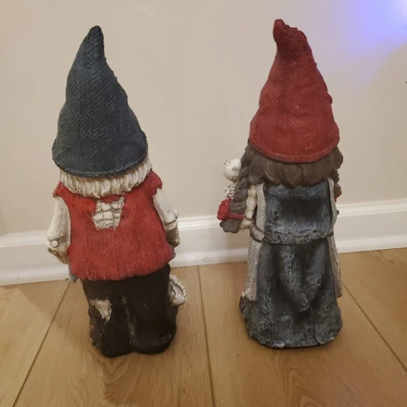 2 skeleton gnomes - Picture 2 of 2